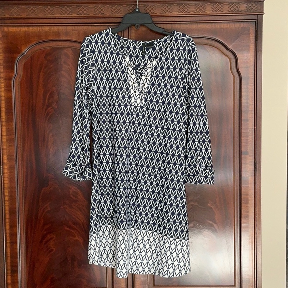 NWOT New Directions polyester dress.  Perfect for spring!Size large